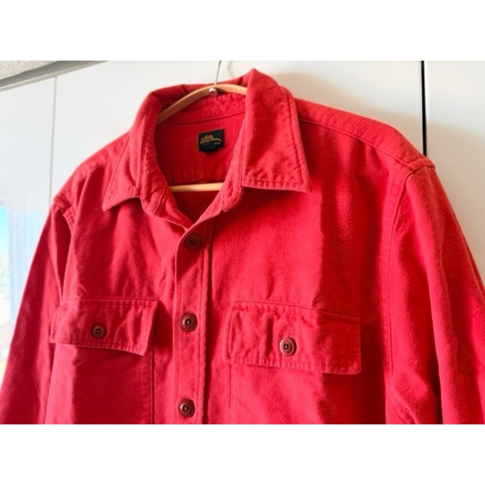 L.L. Bean Red Chamois Flannel Shirt Jacket Size M Chest Pockets - Picture 3 of 9